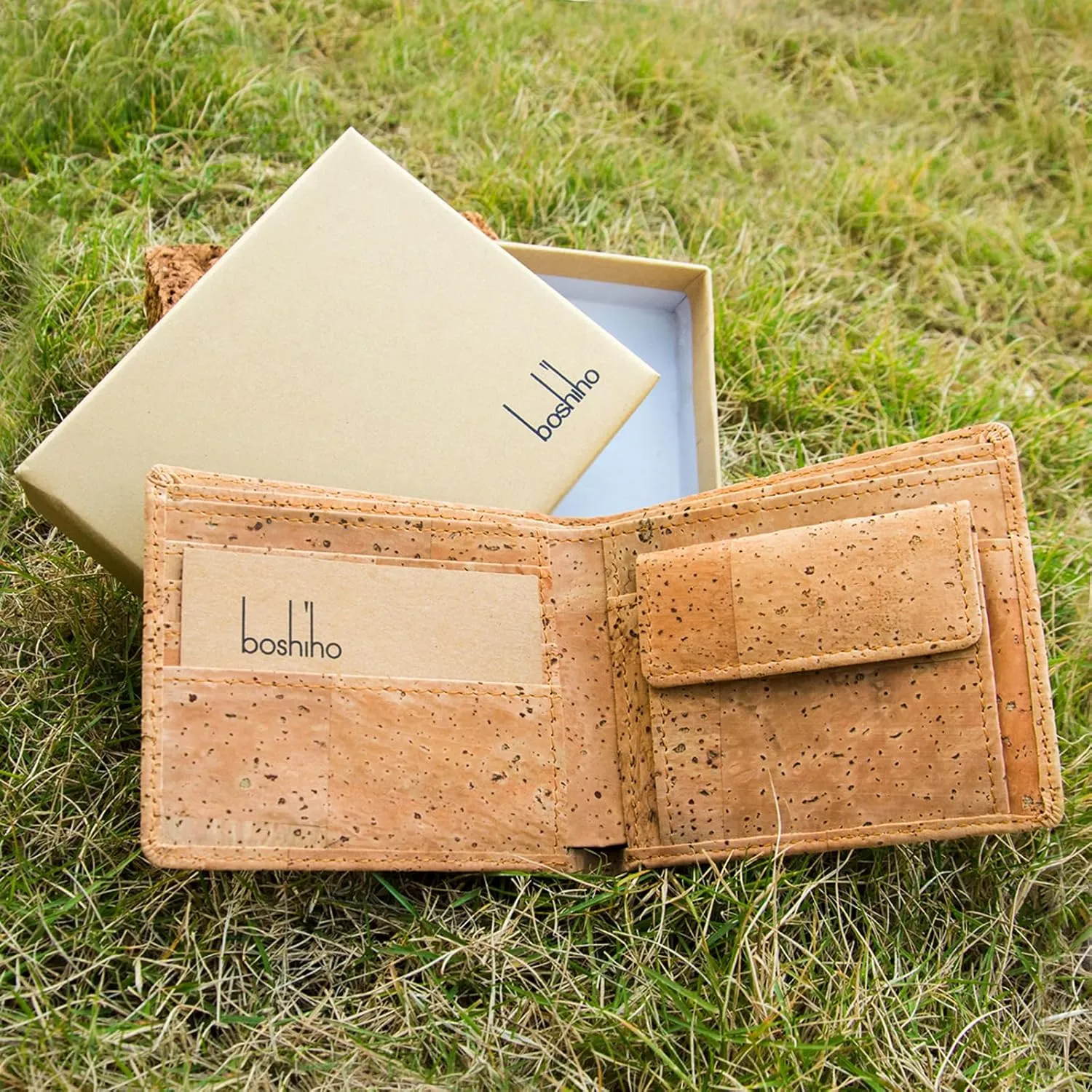 boshiho RFID Blocking Cork Wallet, Slim Bifold Vegan Coin Purse Eco Friendly Gift for Men and Women (Tan)