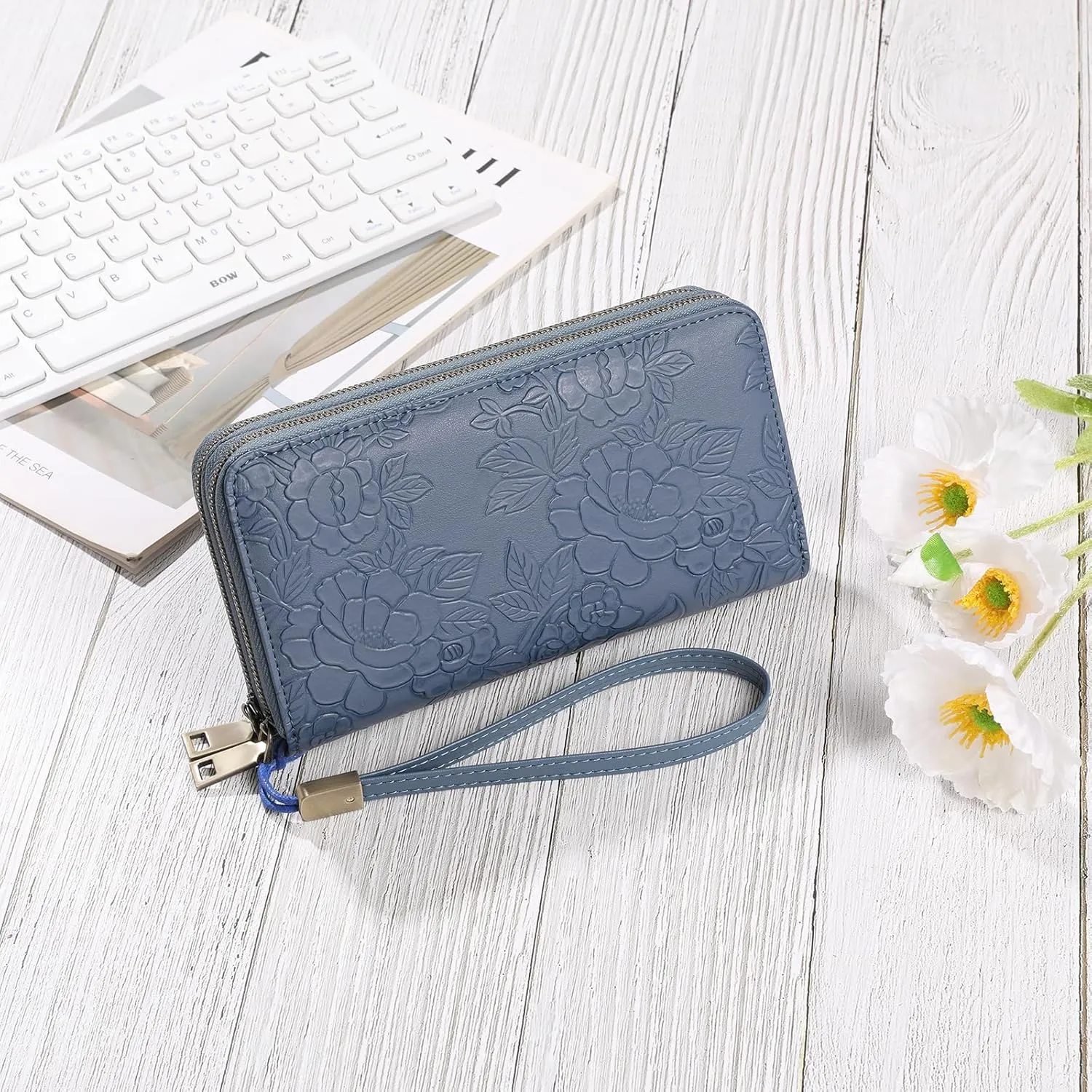 Clutch Wallet for Women Large Zipper Wallet for Women RFID Blocking Long Wallet with Wrist Strap, Womens Wallets Leather with Card Holder(Floral Blue)