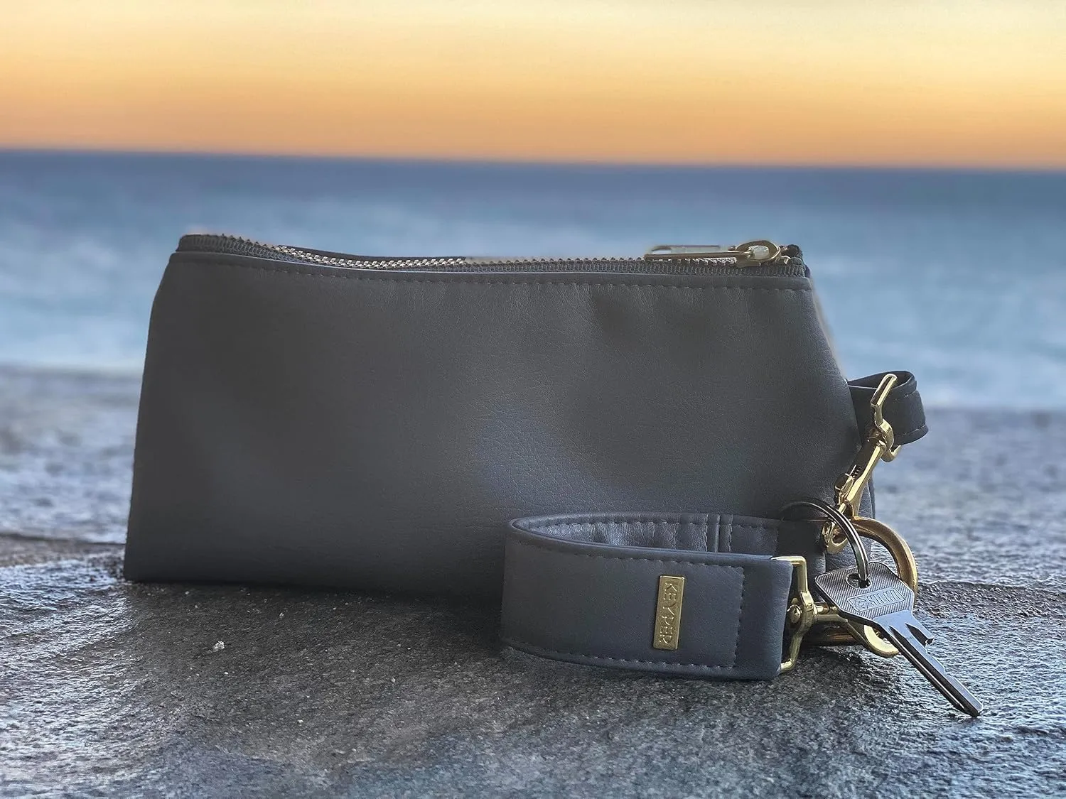 KEYPER® Bag - Luxe Travel Purse Wrist Pouch or Handbag Women’s Clutch Purse Women Faux Leather Wallet Small Purses for Women