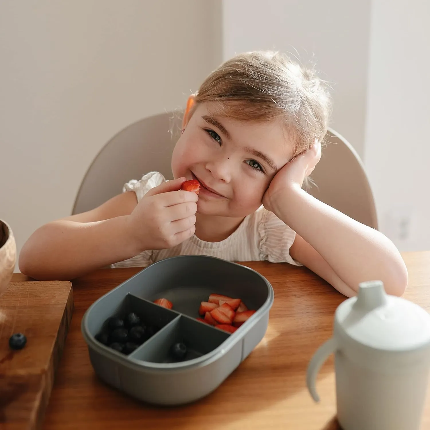 mushie Kids Bento Lunch Box | 3-Compartment & Removable Divider   Fork & Spoon Utensils | Great For Meals, School, Snacks On-the-Go | Dishwasher Safe (Smoke)