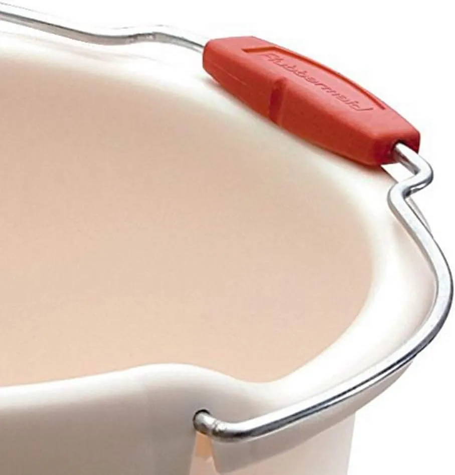 Rubbermaid Roughneck Heavy-Duty Utility Bucket 15-Quart Bisque Comfortable/Durable Pour Handle Sturdy Pail Bucket for Household Cleaning/Mopping