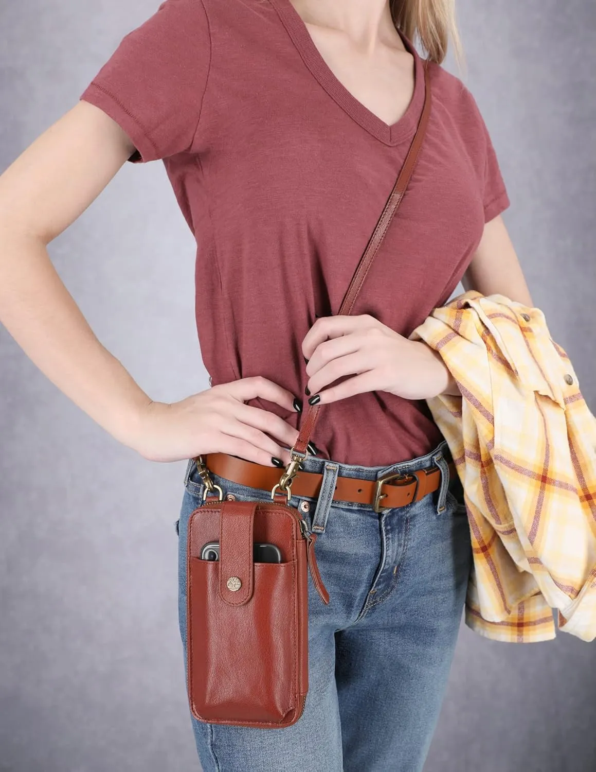Timberland Women's RFID Leather Phone Crossbody Wallet Bag