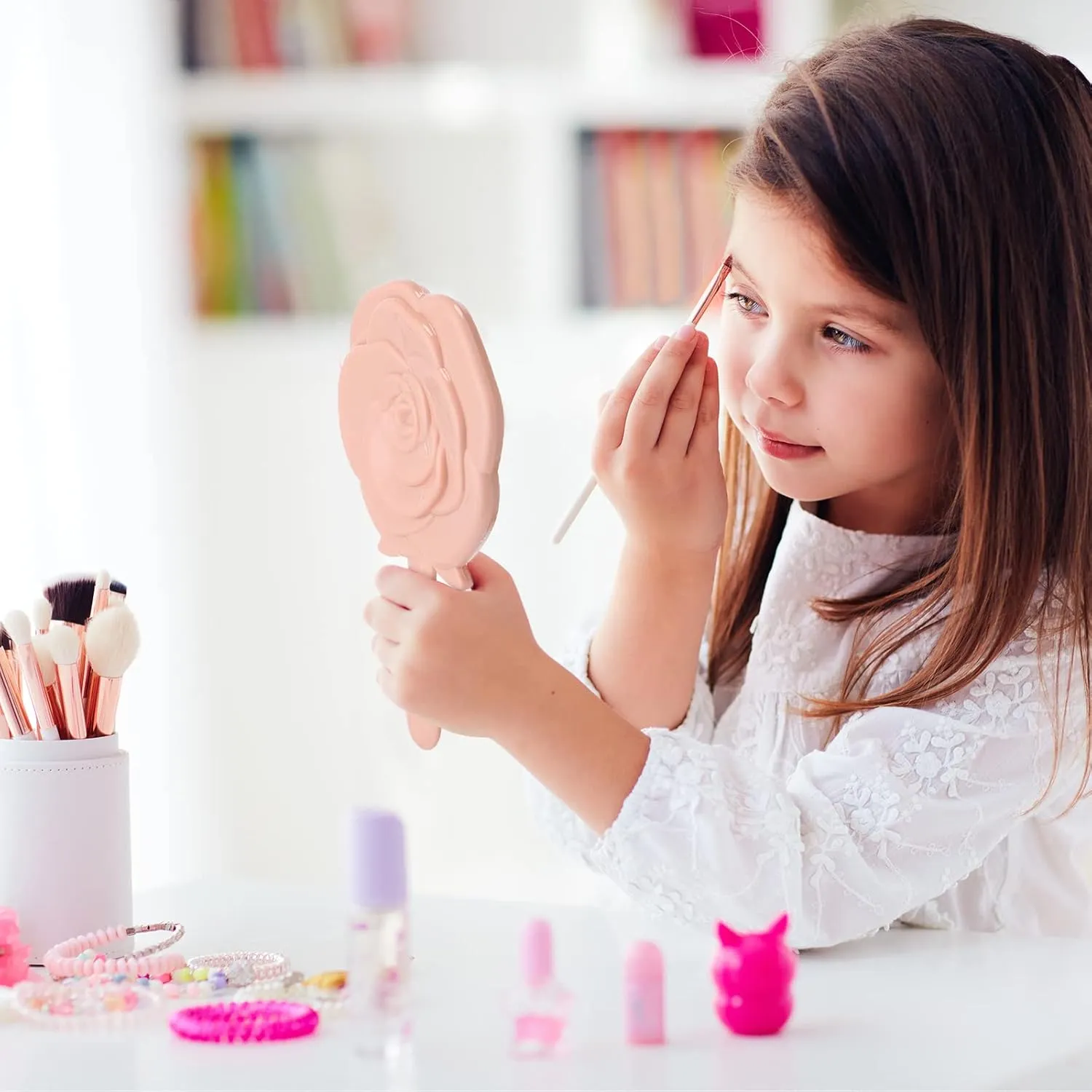 Wesiti 36 Pcs Handheld Compact Rose Design Princess Mirror Portable Makeup Mirror for Girls & Women Princess Party Favors Quinceanera Party Favors (Pink)